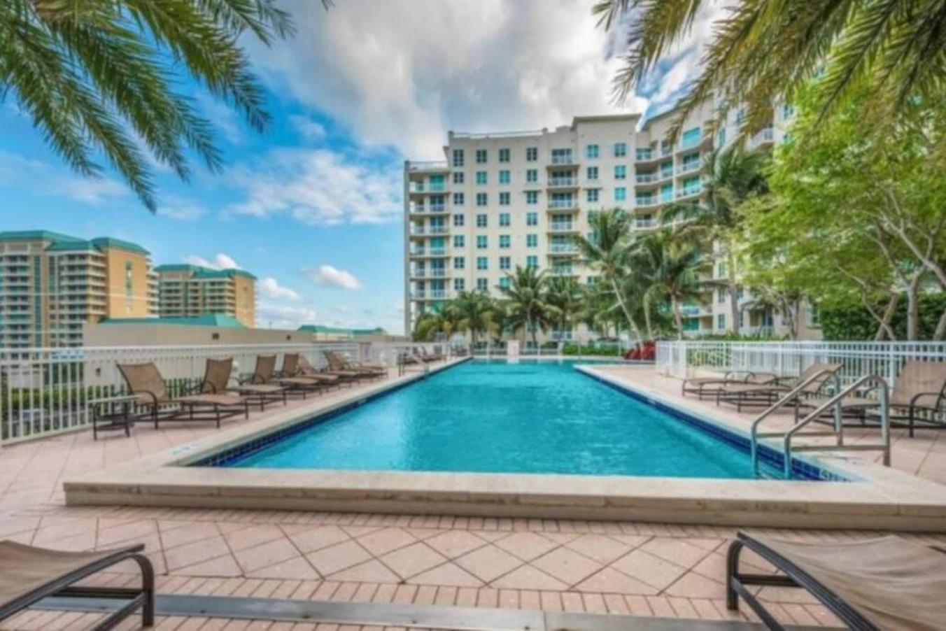בוינטון ביץ' Apartment In Casa Costa Condo!Beach Pass Included מראה חיצוני תמונה